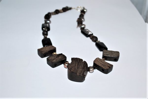 Fantasi collier med Ibenholt
